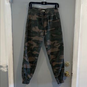 TNA Camouflage Joggers Size 2